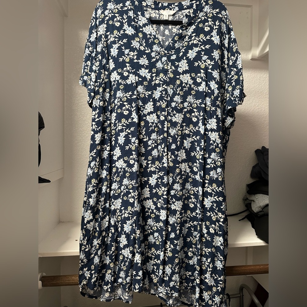 Navy floral dress with pockets